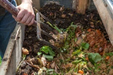 Aerating compost